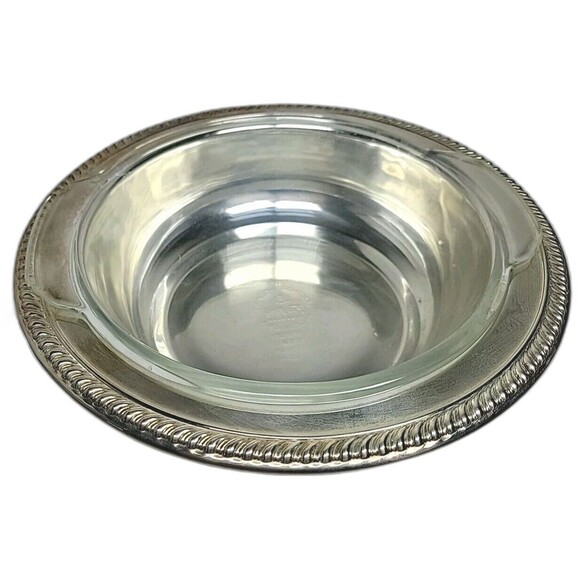Vintage Silver Plated Sheridan Serving Dish with Lid and Anchor Hocking Insert - Picture 2 of 8